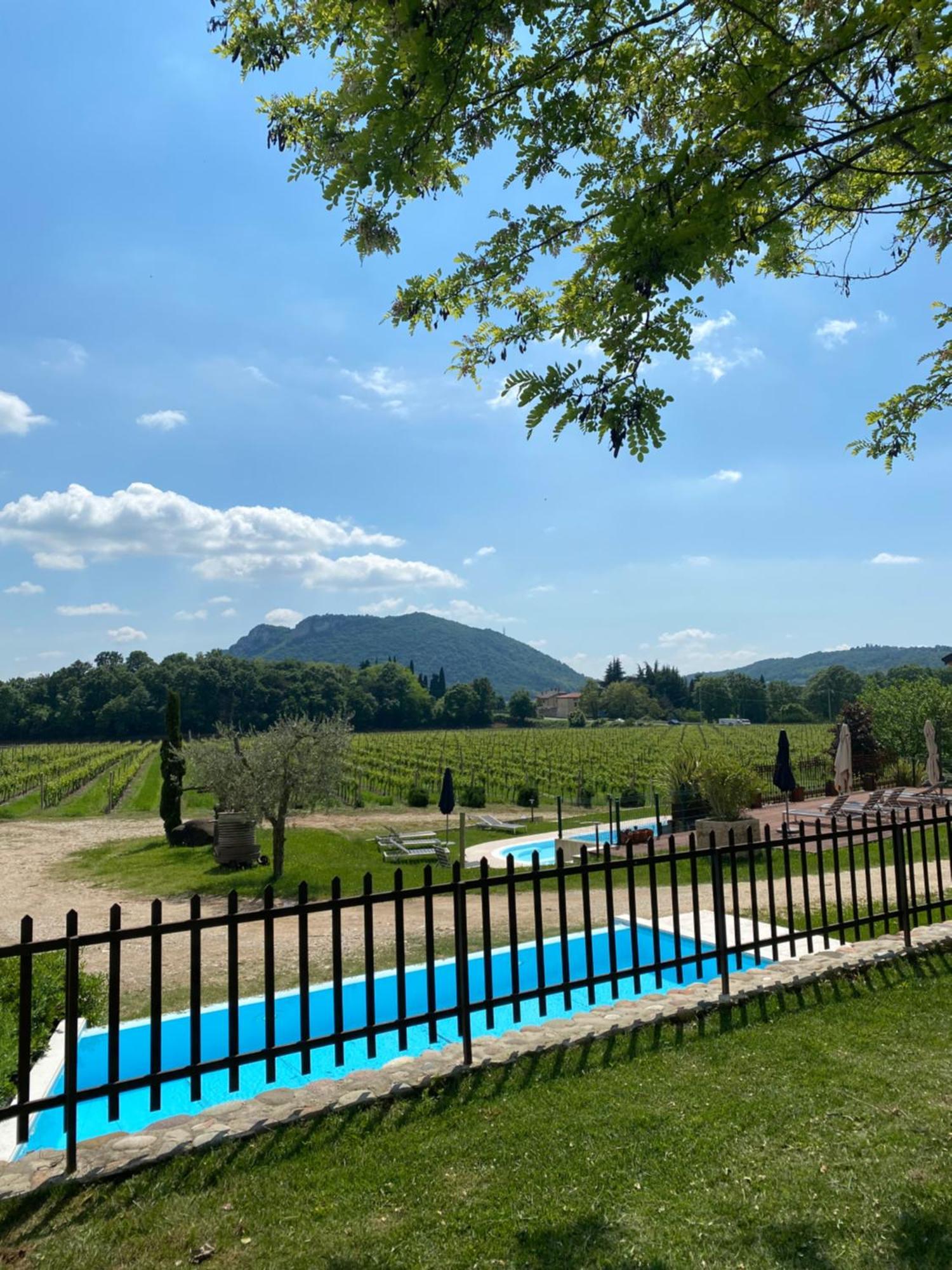 Agriturismo Corte Patrizia Caprino Veronese Luaran gambar